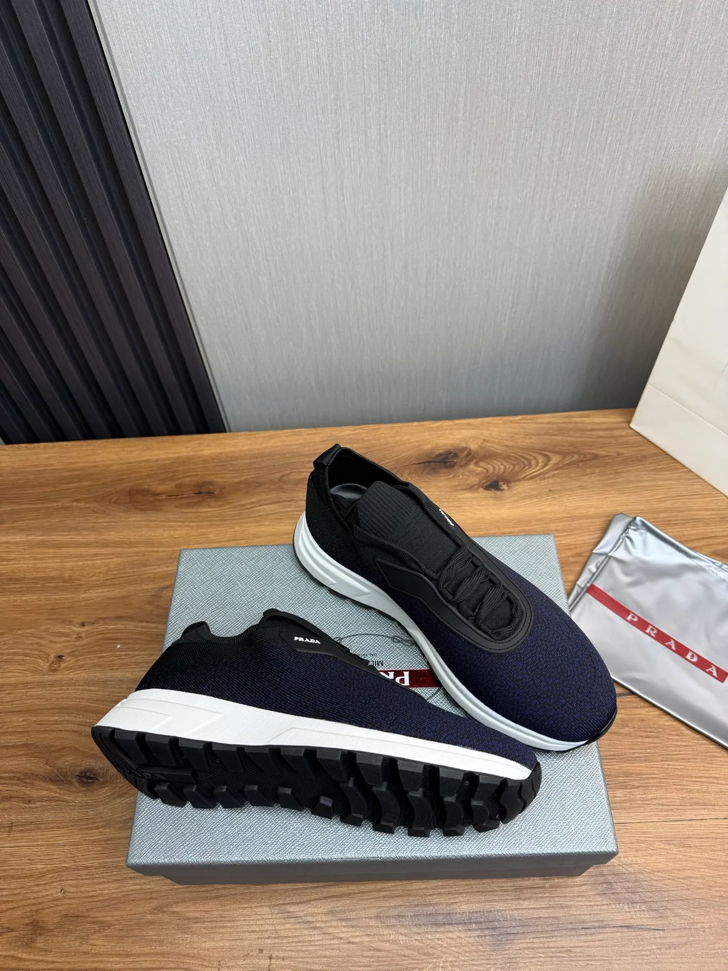 Men's shoes 💰500💰 [PRADA] Men's shoes are popular in the counter, official website is synchronized, 1 high-quality shipment ✔️Original fly-woven cowhide + cowhide lining, original original bottom, 38-45 (45 customized, non-refundable)